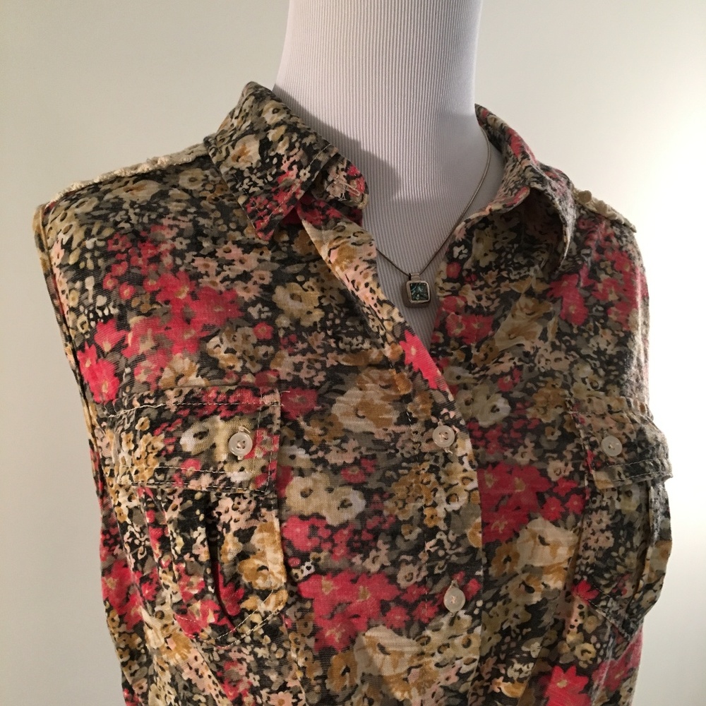 3 for $20 Sale: American Rag Floral/Crochet Tie Up - Picture 3 of 7